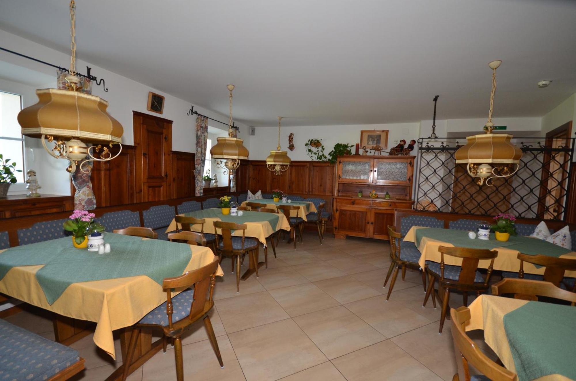Landgasthof Hotel Zehenthof Пфарверфен Екстериор снимка