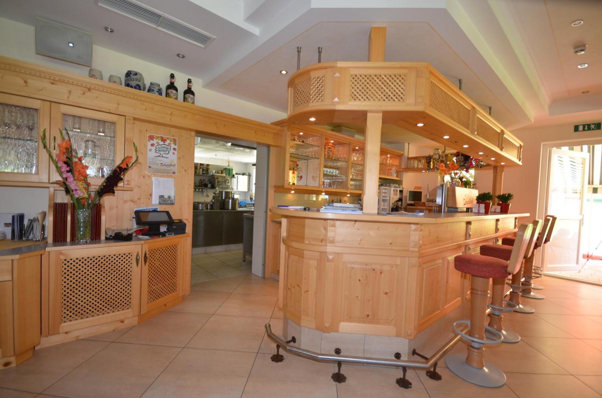 Landgasthof Hotel Zehenthof Пфарверфен Екстериор снимка