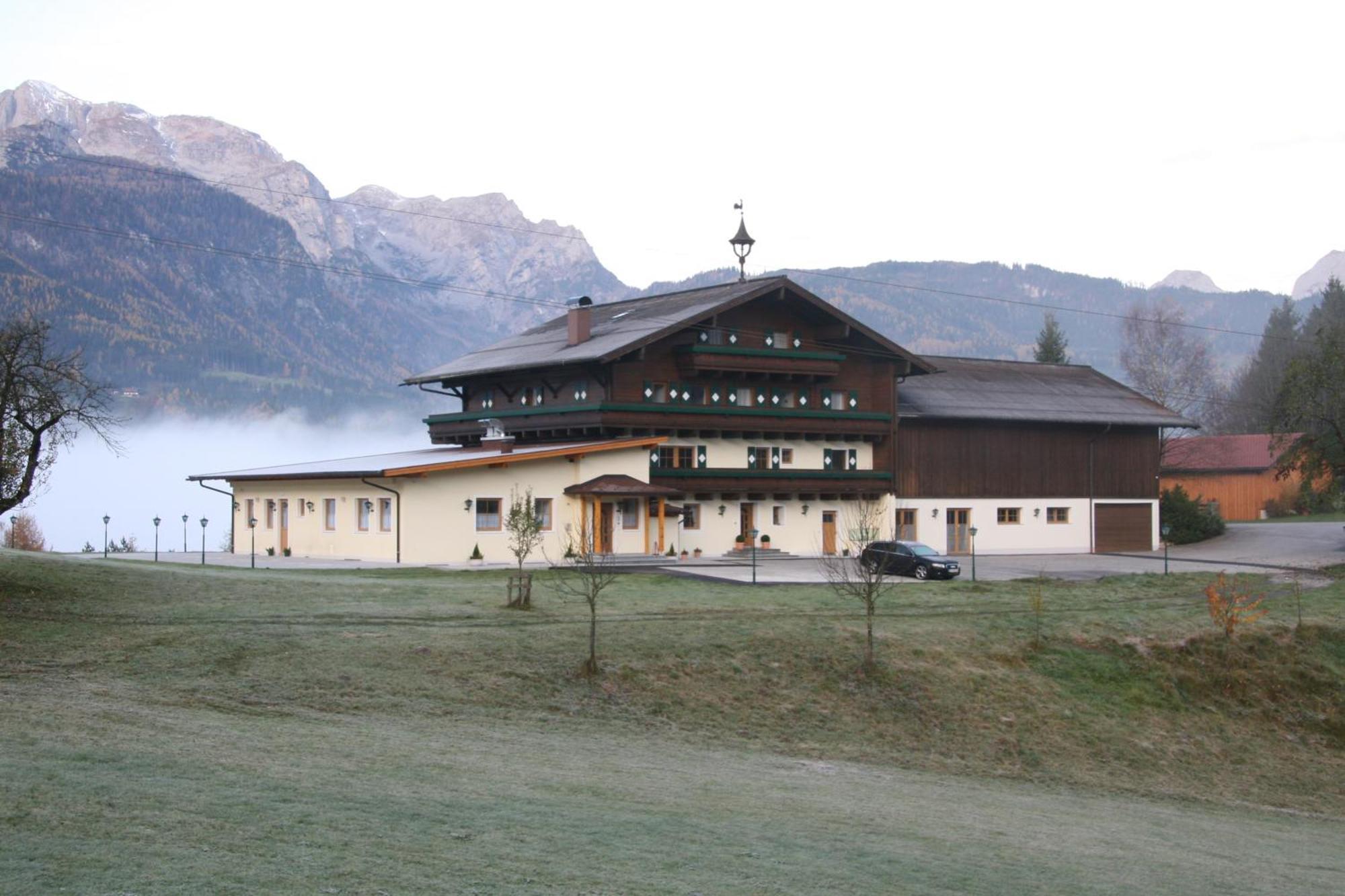 Landgasthof Hotel Zehenthof Пфарверфен Екстериор снимка