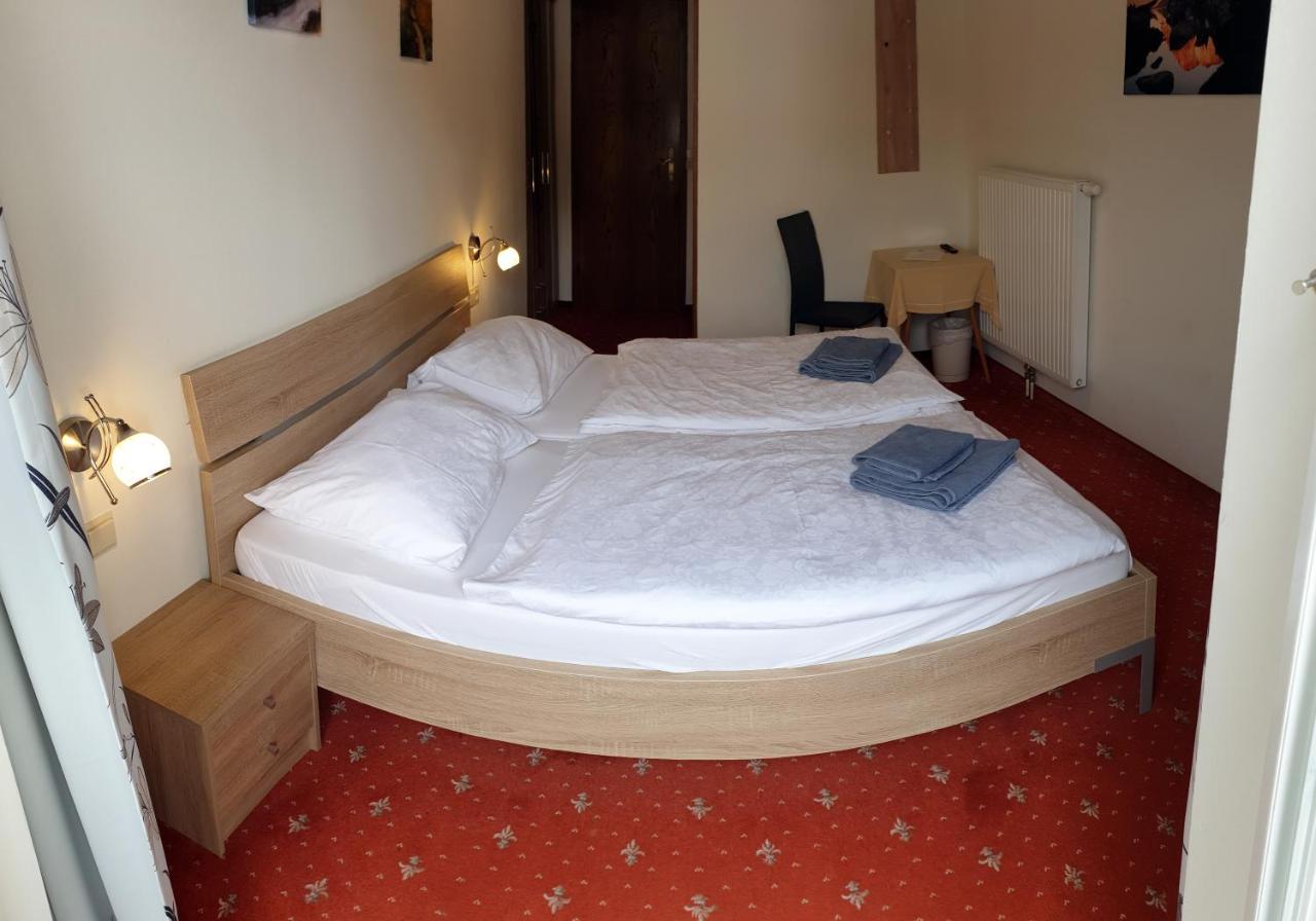 Landgasthof Hotel Zehenthof Пфарверфен Екстериор снимка
