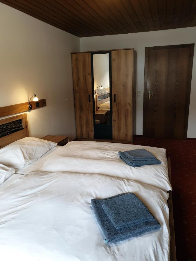 Landgasthof Hotel Zehenthof Пфарверфен Екстериор снимка