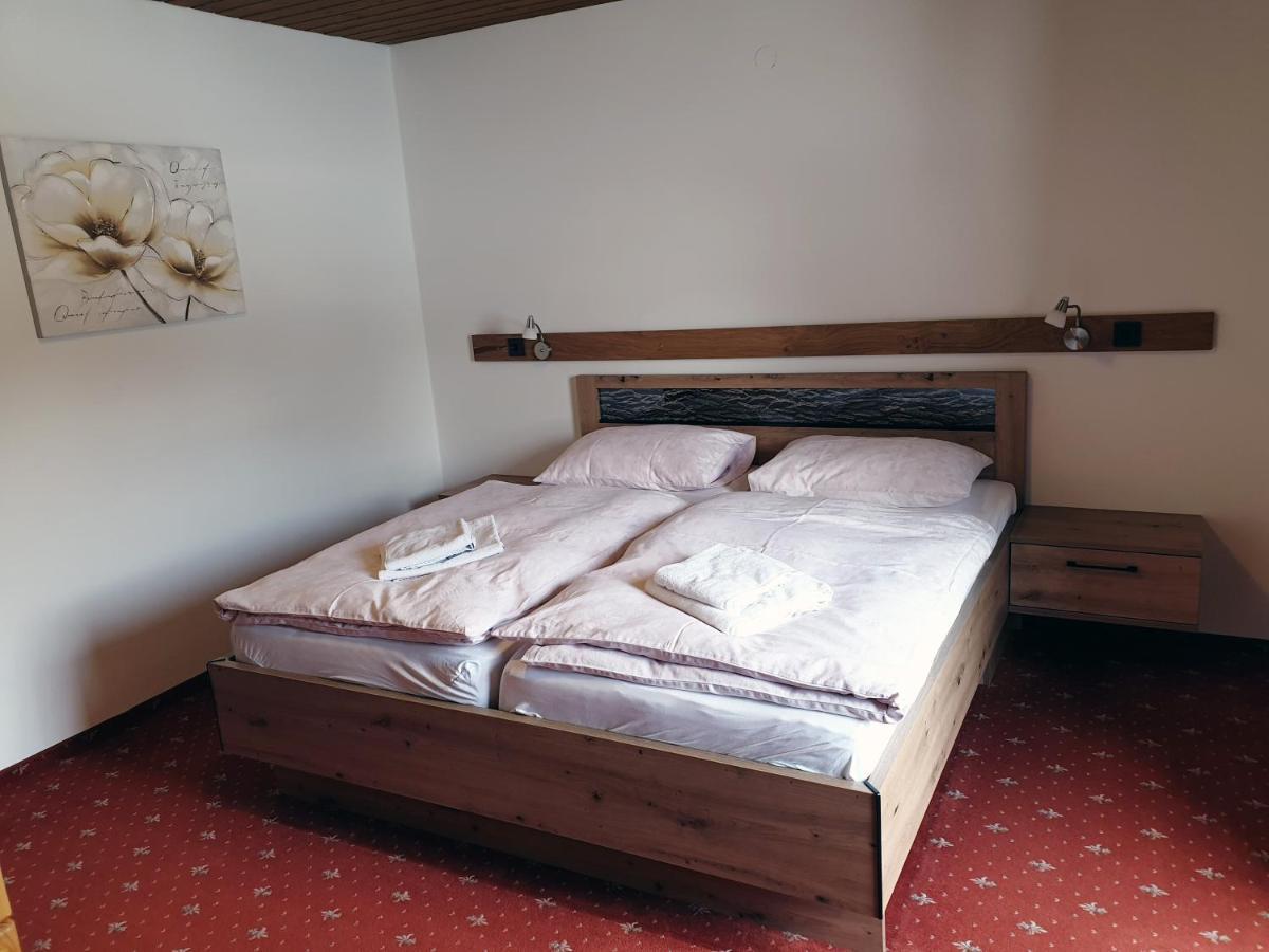 Landgasthof Hotel Zehenthof Пфарверфен Екстериор снимка