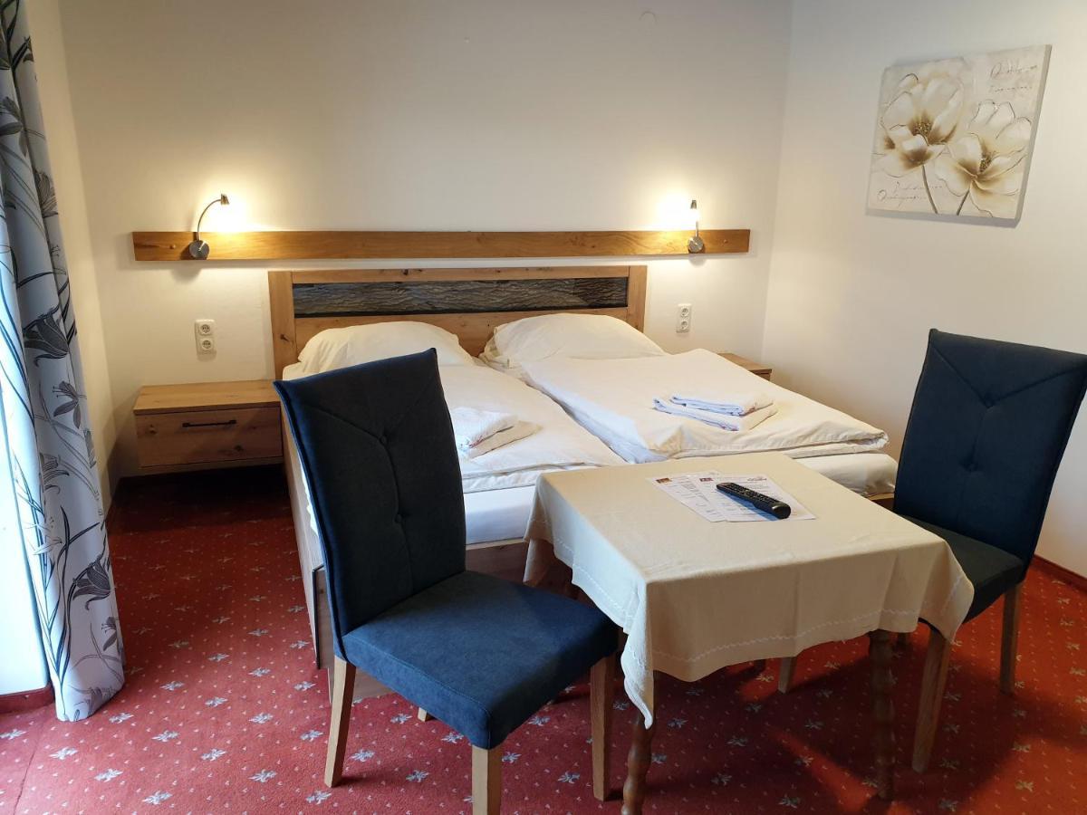 Landgasthof Hotel Zehenthof Пфарверфен Екстериор снимка