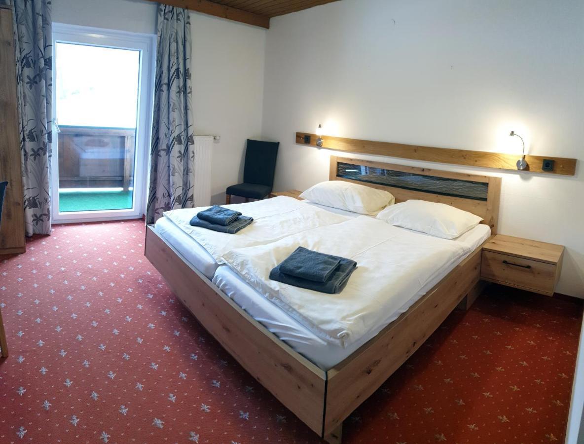 Landgasthof Hotel Zehenthof Пфарверфен Екстериор снимка